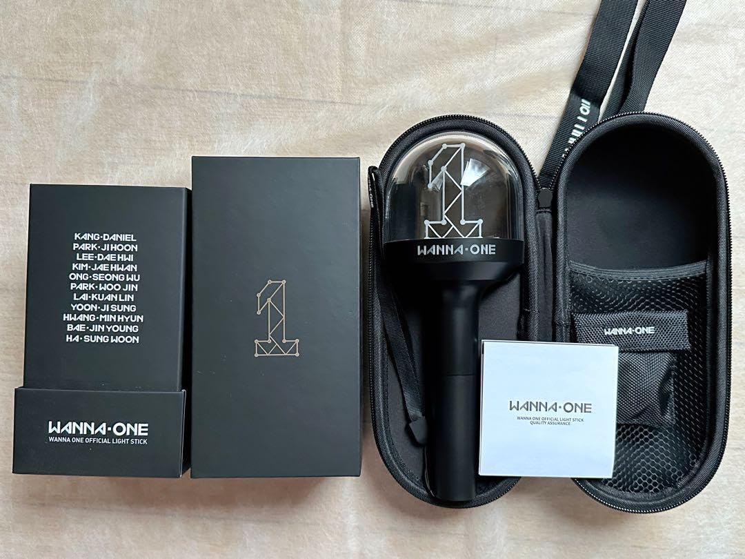 Amazon.co.jp: wannaone 公式ペンライト ペンライトケース ワナワン