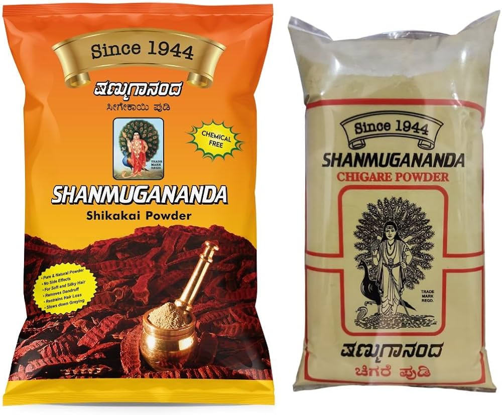 Transseksual jinsiy aloqa Erkak xotinning mushukini yalab, ichiga oladi.