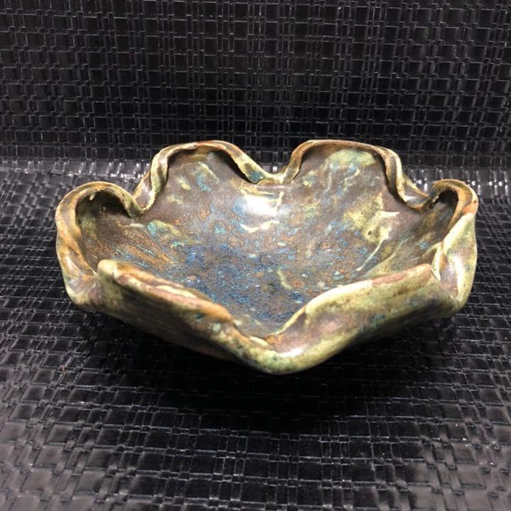 究極の美◼️蔵から美しい色合いの花鉢と思われる器が出て来ました。 Amazon.co.jp: 究極の美蔵から美しい色合いの花鉢と思われる器が