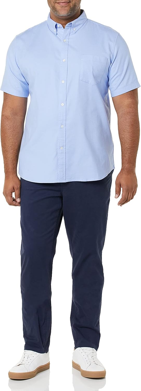 Amazon Essentials Men's Slim-Fit Short Sleeve Stretch Oxford Shirt with Pocket - Image 3