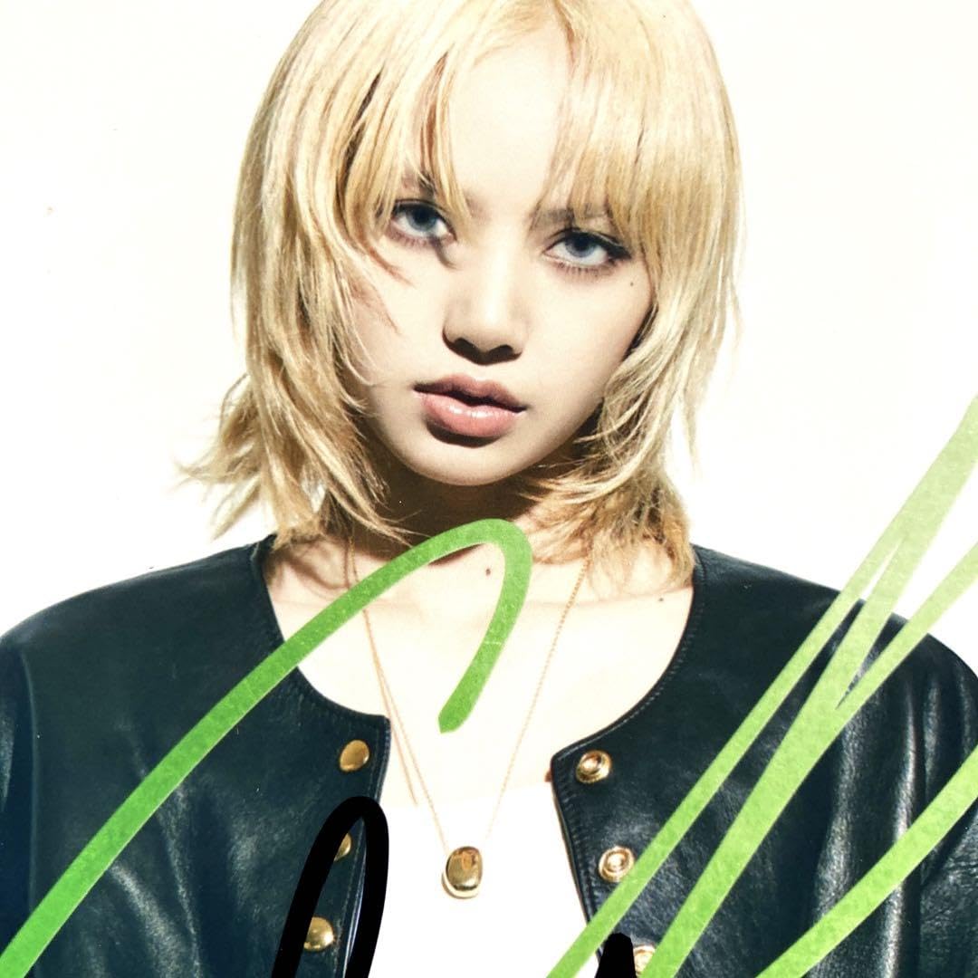 リサ直筆サイン入り2Lサイズ写真…Lisa…BLACKPINK リサ直筆サイン入り2Lサイズ写真…Lisa…BLACKPINK - メルカリ