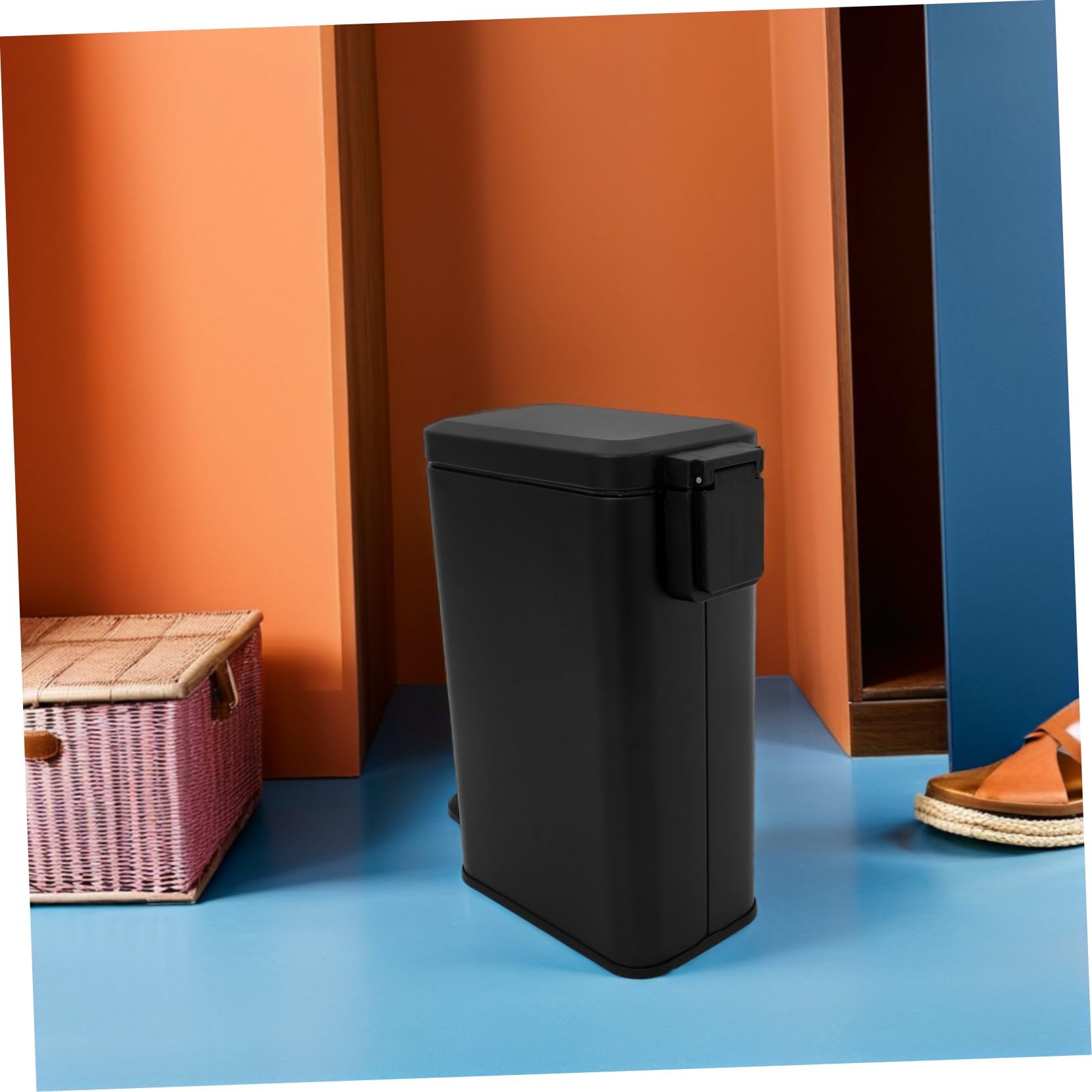 Papelera de Acero Inoxidable con Pedal y Tapa Cierre Cubo Estrecho para Basura de Cocina Baño Dormitorio u Oficina Diseño Compacto y Elegante