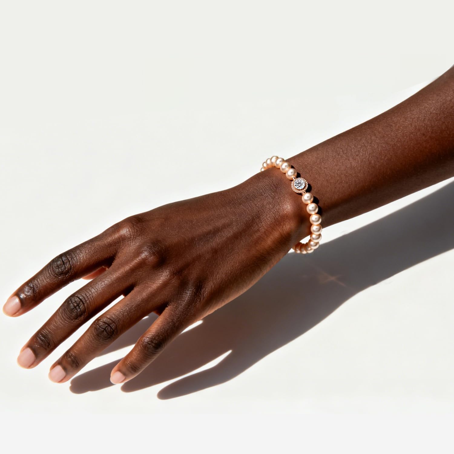 FEIKFEIZ Pulsera de perlas de agua dulce con diamantes de moissanita cultivados en laboratorio de 2 quilates, chapada en oro de 18 quilates y ajustable.