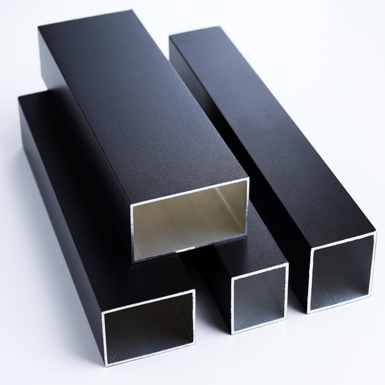 B&T Metall Tube Carré En Aluminium Anodisé 20 X 20 X 2 Mm ARGENT ANODISÉ E6/EV1 Longueur D'environ 1,9 M (1900 Mm +0/- 3 Mm