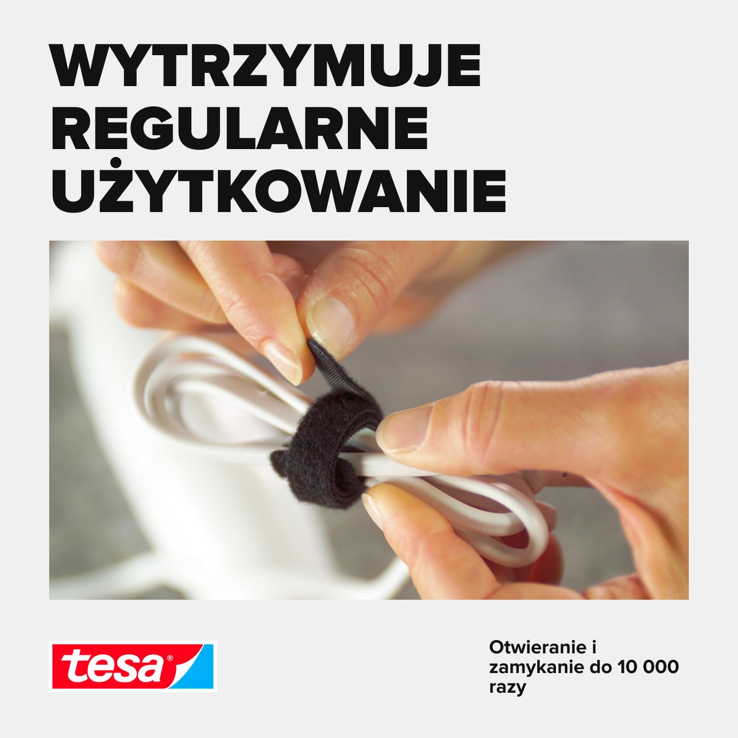 Uniwersalna prowadnica kabli tesa® On & Off – idealna do łączenia i porządkowania kabli