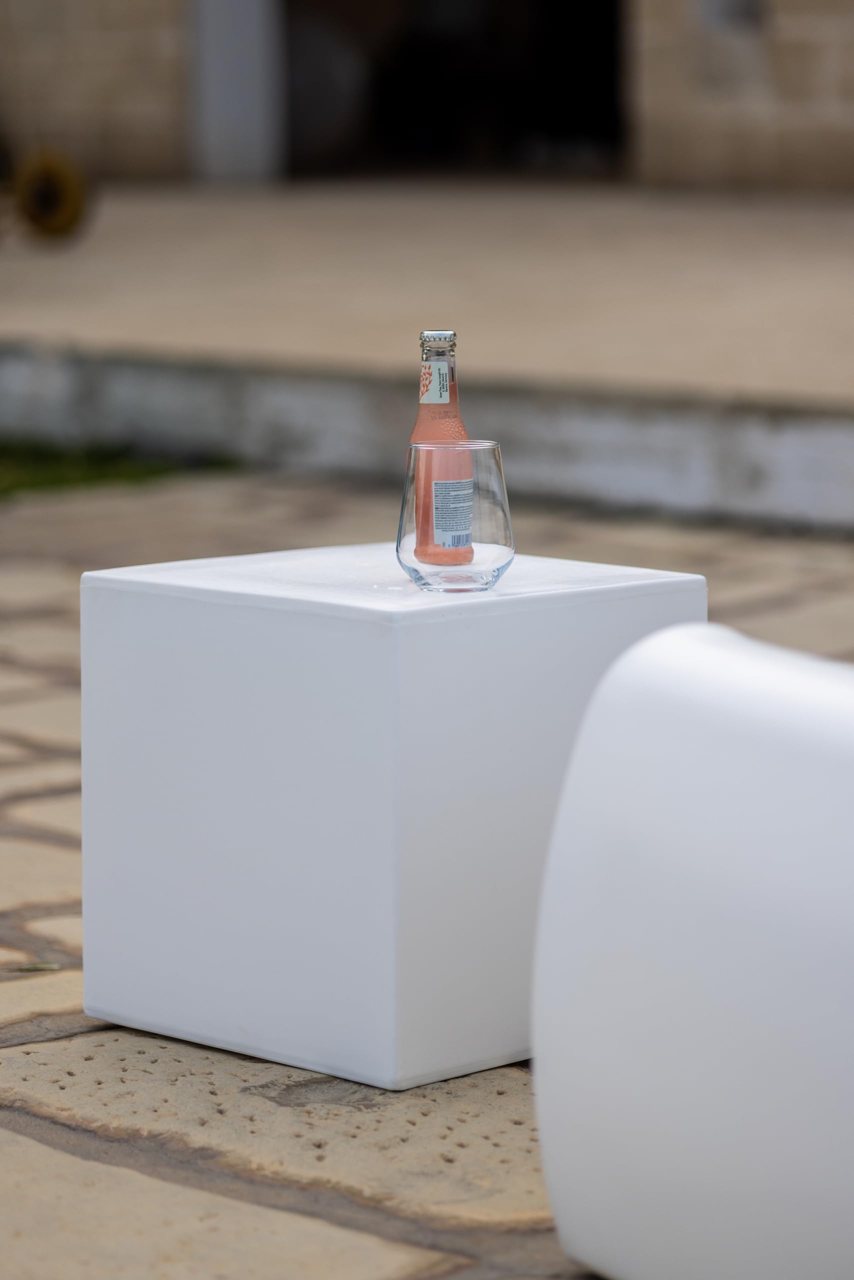 Kloris Cubo Sgabello tavolino quadrato cm 45x45x45 BIANCO polietilene per giardino e interni