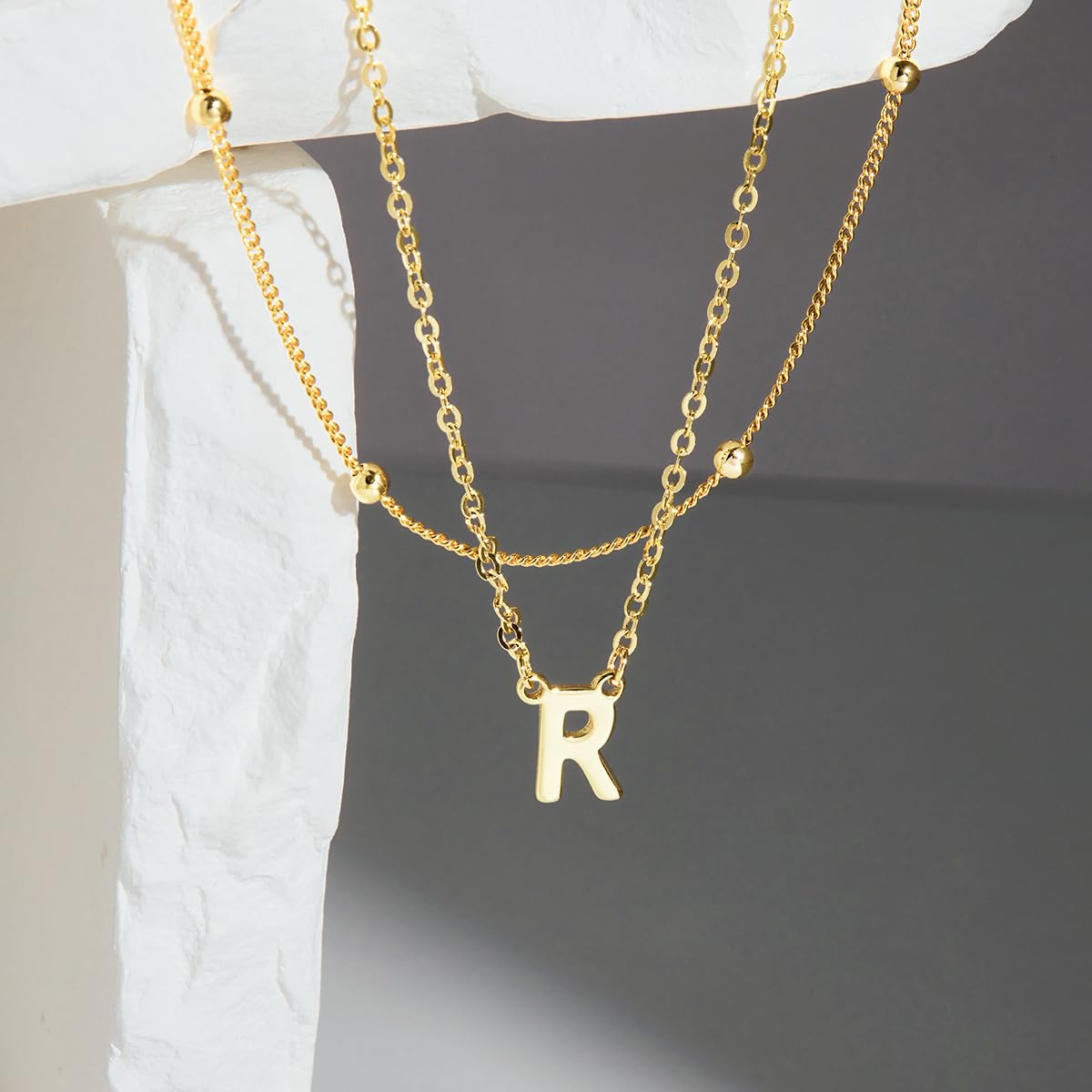 Mehrschichtige Initialen-Halsketten für Frauen, 14-Karat-Gold-Buchstabenanhänger, mehrschichtige Halskette 26 Großbuchstaben AZ für Frauen und Mädchen, Schmuck