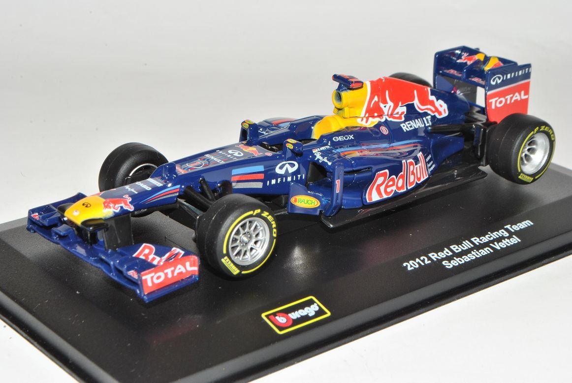 Burago RB8 レッドブル