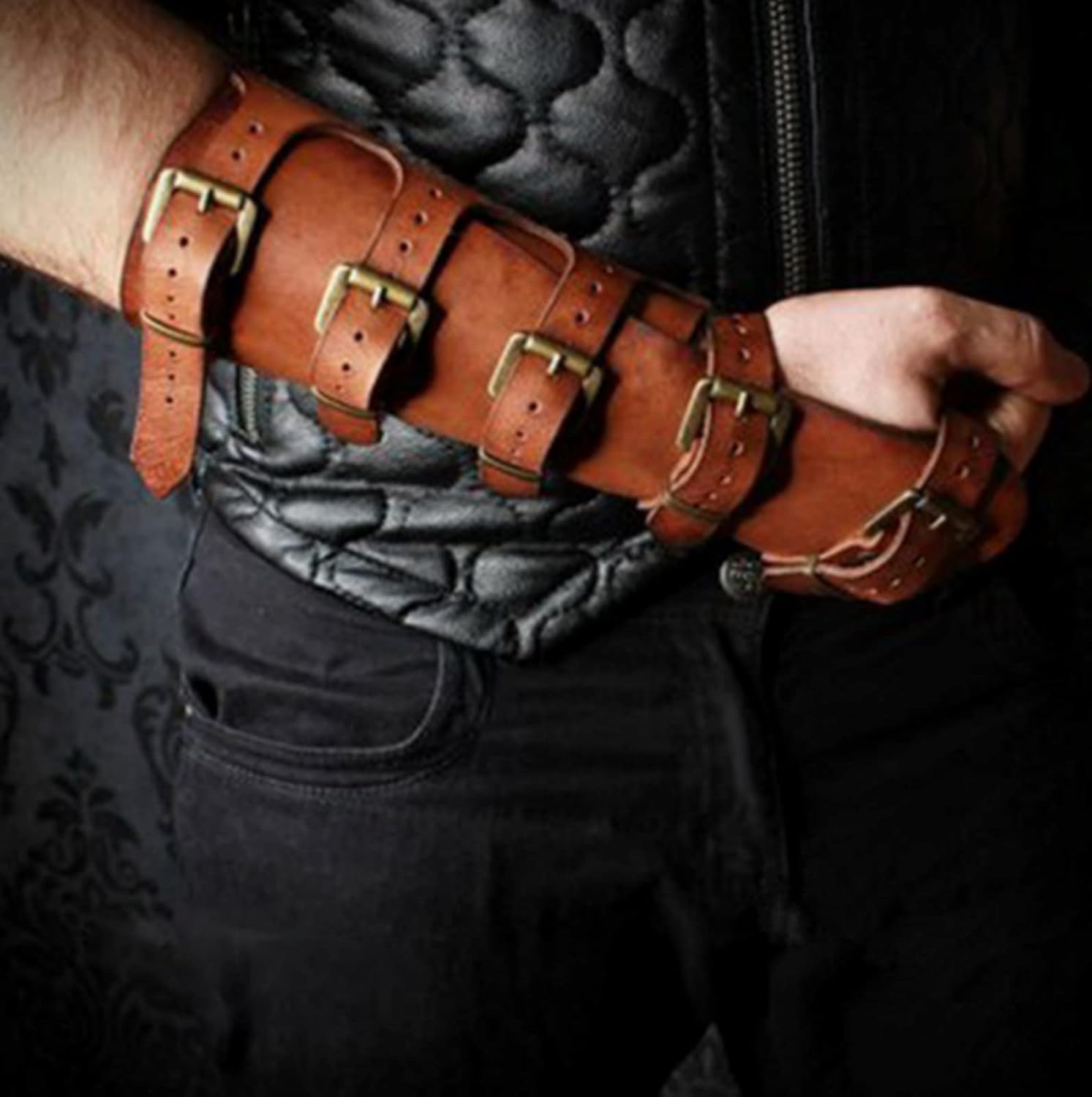 USUWE Retro Men's Wrist Guard Solid Color Spliced Belt Buckle Protector Role Playing Prop(Brown,One)