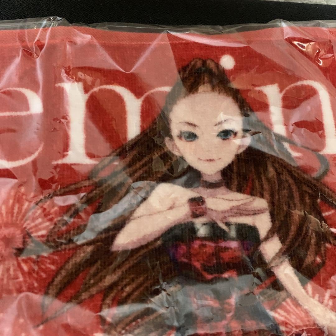 Amazon.co.jp: 沖縄限定 安室奈美恵 エミーナ タオル レッド