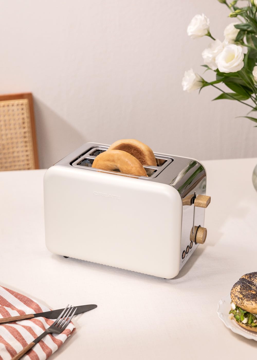 CREATE/TOAST RETRO/Toaster Cremeweiß / 6 Leistungsstufen, Krümelschublade, Thermostat, Auftauen, Aufwärmen, 2 breite Scheibenschlitze, 850W