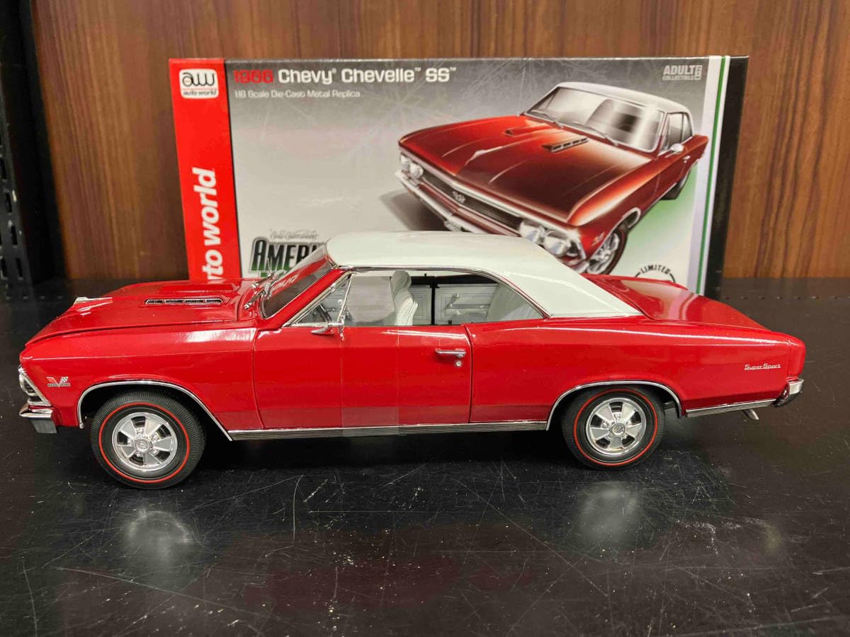 Amazon | AMERICAN MUSCLE 1/18 シボレー シェベル SS クリスマス仕様