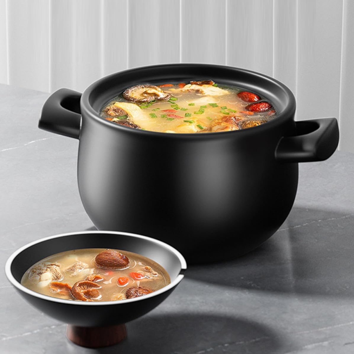 UKCOCO Großer Keramik Kochtopf 1,8l Schwarz mit Deckel Hitzebeständig und Leicht zu Reinigen für Gartenparty und Tägliches Kochen