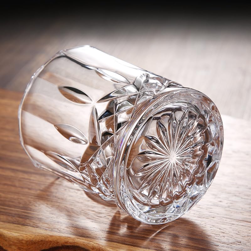 Kristallgläser Whiskybecher aus Kristallglas, 230 ml, Weinbecher, transparentes Trinkgeschirr for Bar/Zuhause, Spirituosenbecher, geprägter Wasserbecher(4pcs)