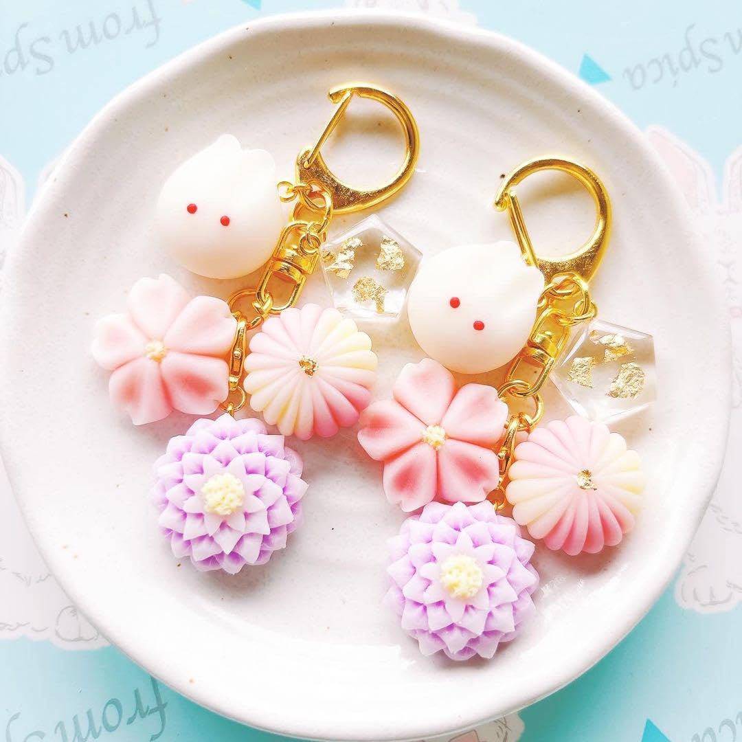 Amazon.co.jp: うさぎと色々和菓子のキーホルダー フェイク