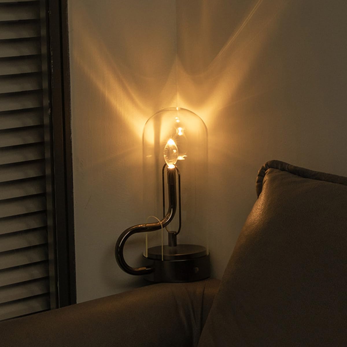 Lampa stołowa Bezprzewodowa ładowalna lampa stołowa LED Sterowanie dotykowe z USB-C Akumulatorowa lampa nocna Vintage z magnesami Przenośna lampa biurkowa do salonu Sypialnia Jadalnia Bar,Black