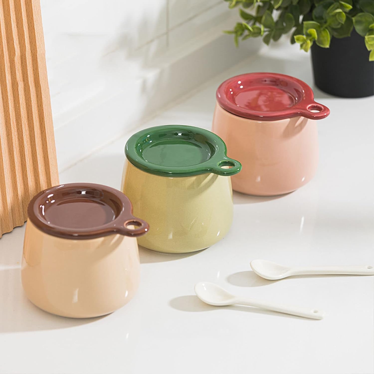 Cukiernica, Cukiernica z pokrywką i łyżeczką, Ceramiczne pojemniki na cukier do kawy, Cukiernica, Pojemnik na cukier Słoik na przyprawy, Solniczka Pojemnik na przyprawy – różowy – 230 ml (kolor: różow