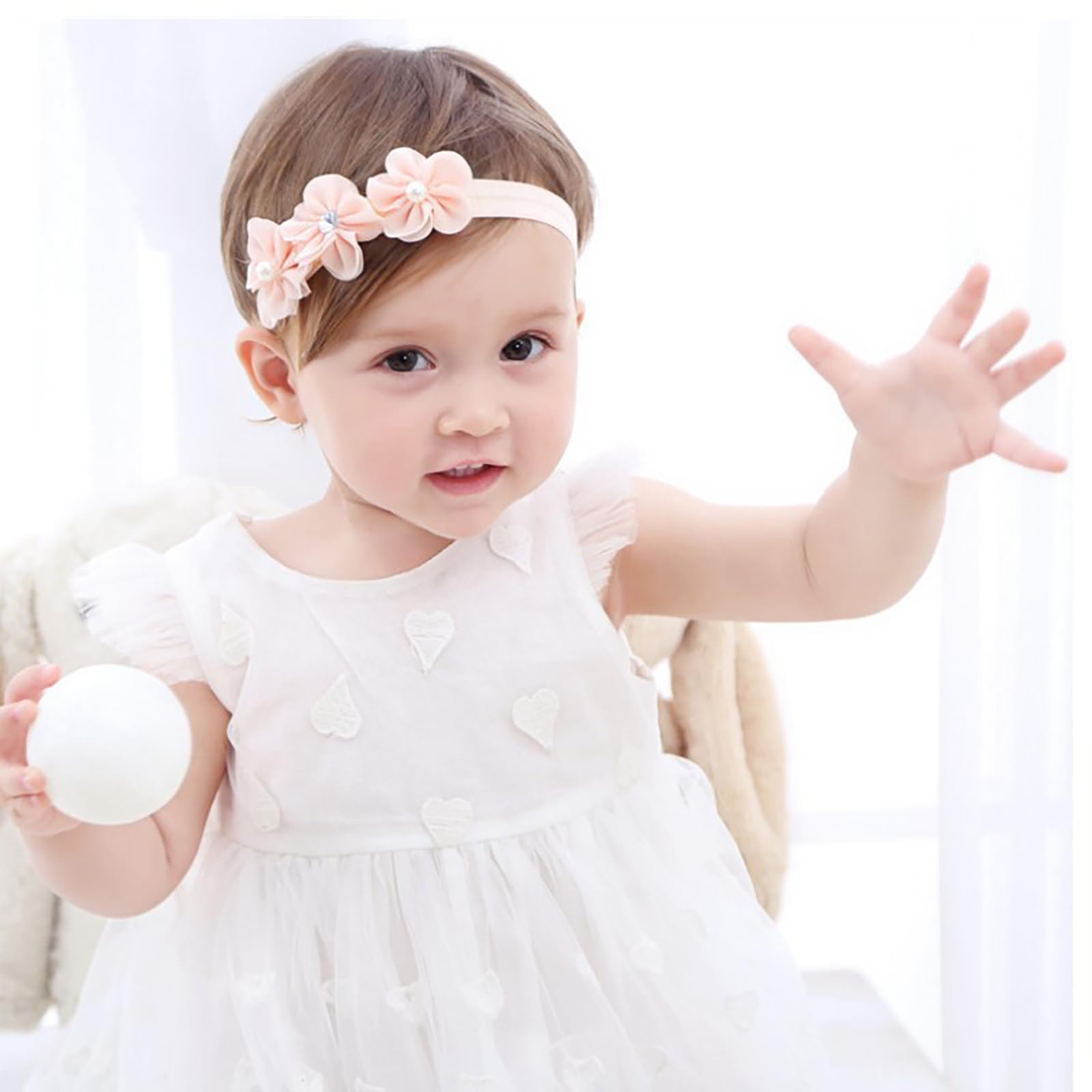 2 Fascie Battesimo Neonata con Fiori di Chiffon, Accessorio Battesimo con Fiori 3D, Fascia Capelli Morbida con 3 Fiori Manuali (Bianco + Rosa) - Regalo Perfetto per Bambine 0-24 Mesi