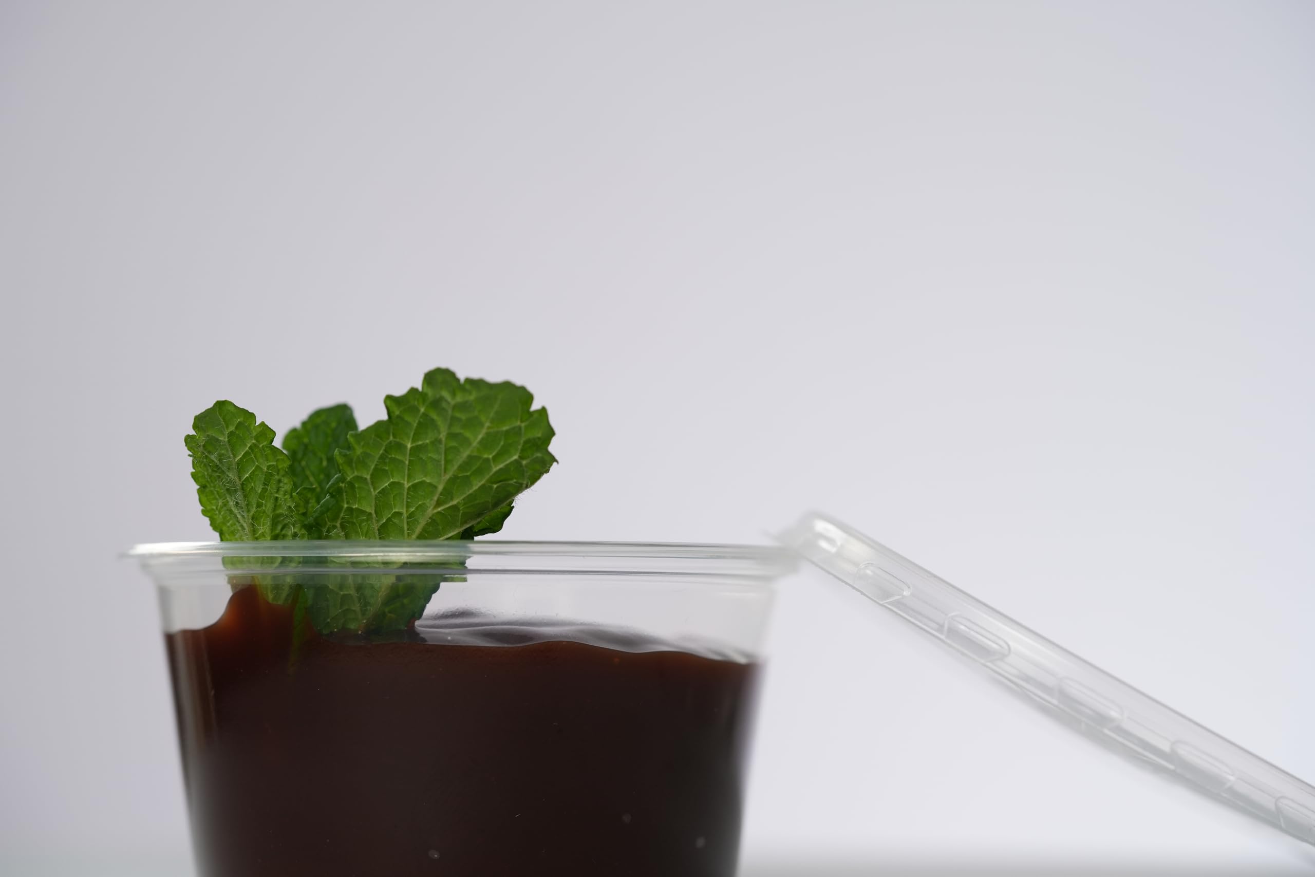 Commerline 250 vasos de 500 ml con tapa, rectangulares, recipientes reutilizables de polipropileno, cuencos transparentes para ensalada, cuencos para salsas, recipientes de plástico, cuencos