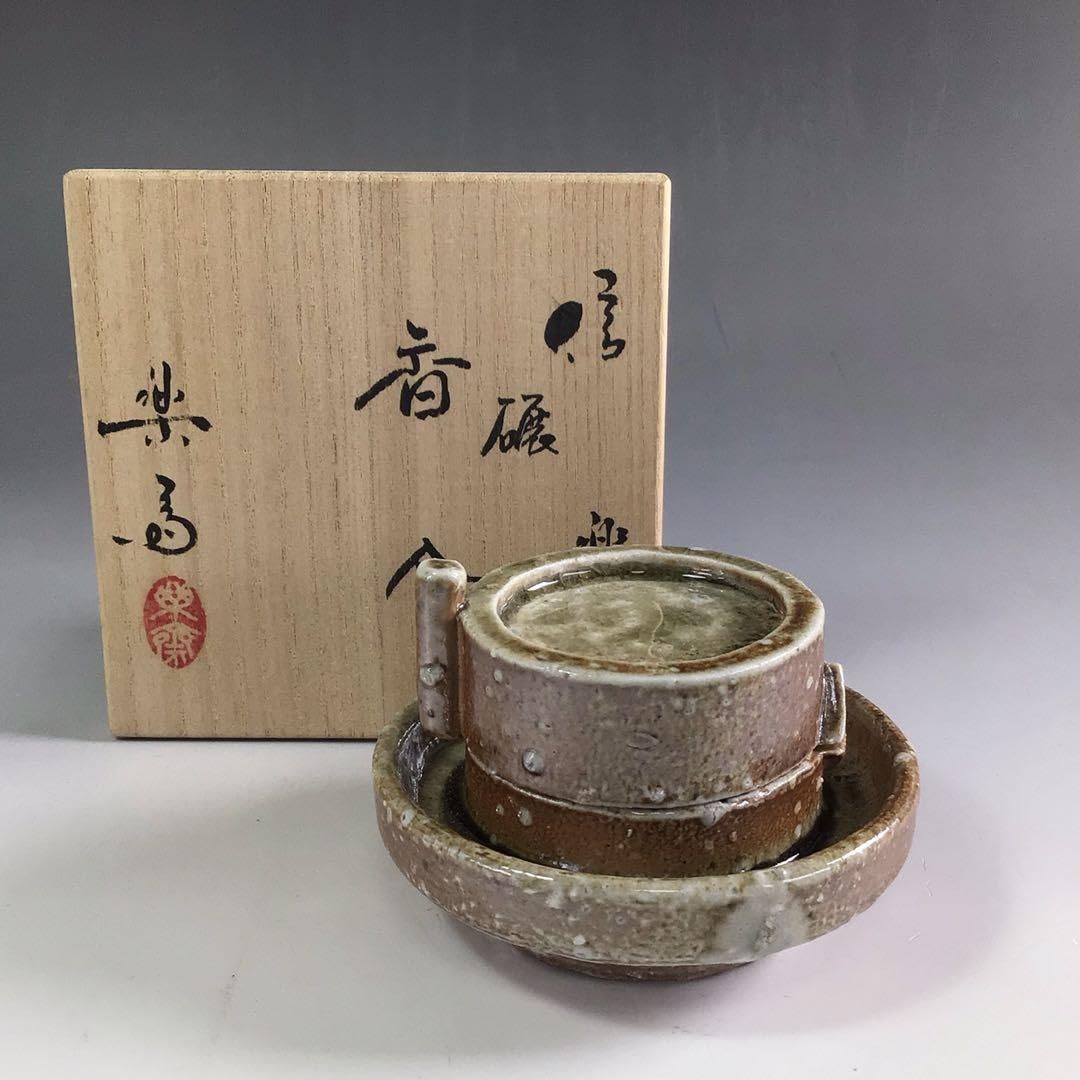 香合 『高橋楽斎造』『碾臼香合』 共箱 茶道具 Amazon.co.jp: R631 香合 『』『高橋楽斎造』『碾臼香合