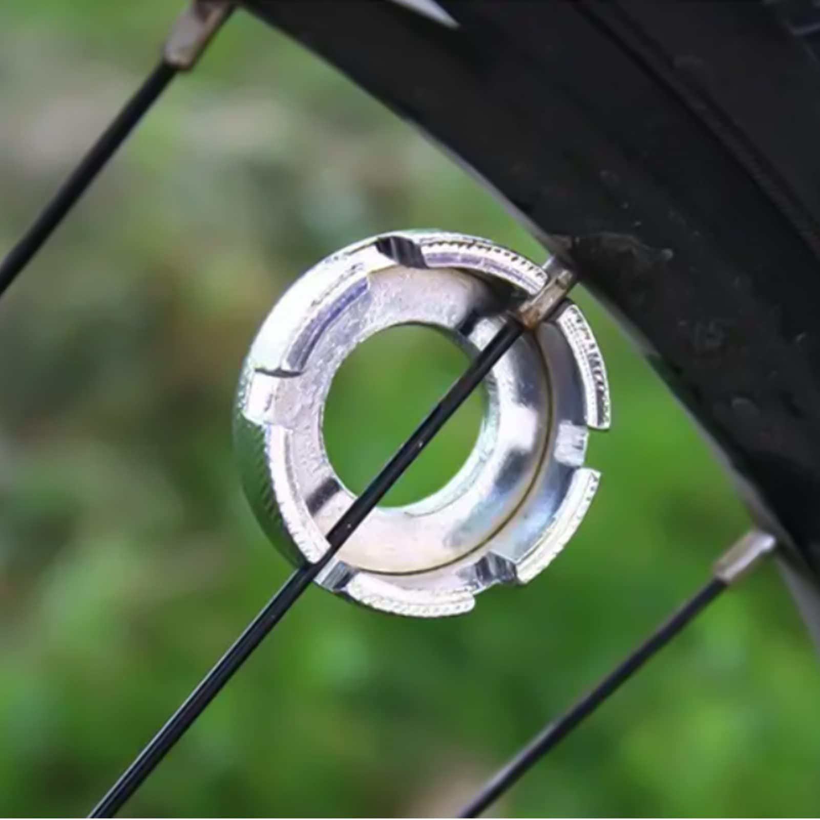 送料無料 BASEEING Bike Spoke Wrench Tool 8 Way Hard Steel Bicycle Rim Truing Tool for Adjust Bicycle Wheel Tension 6 Size Amazon.com: Jawflew Spoke Wrench - 8 Way Bike Rim Truing Tool Hard