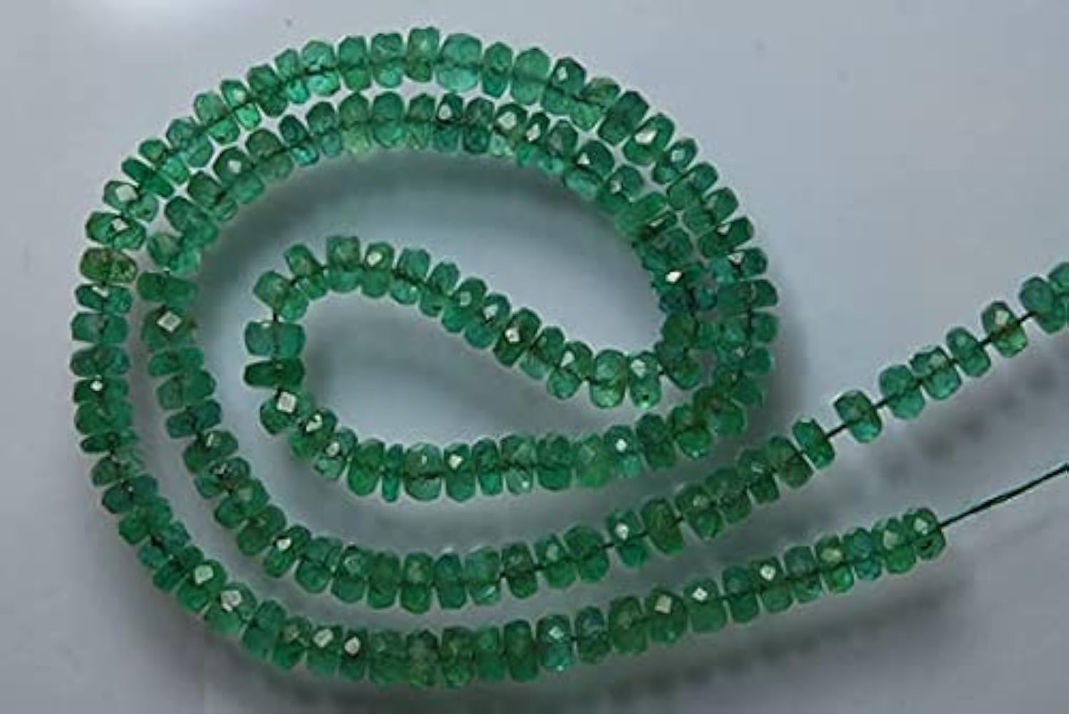 Émeraude naturelle de Zambie en fil de perles 14 pouces pour fabriquer vos bijoux d'été