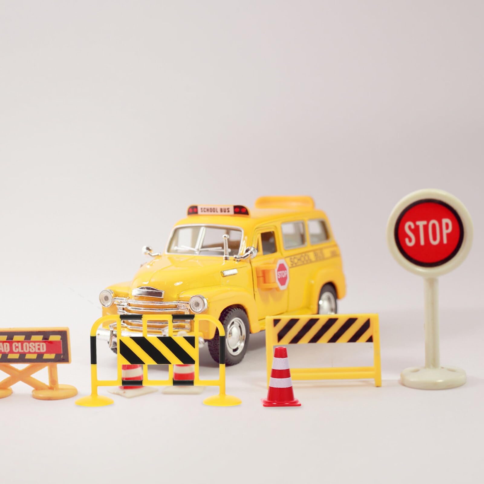 HOLIDYOYO 8pcs Roadblock Toys Miniature Traffic Cone Barricade Set for Boys and Girls Learning Imaginative Play Ideal for Construction Toy Sets