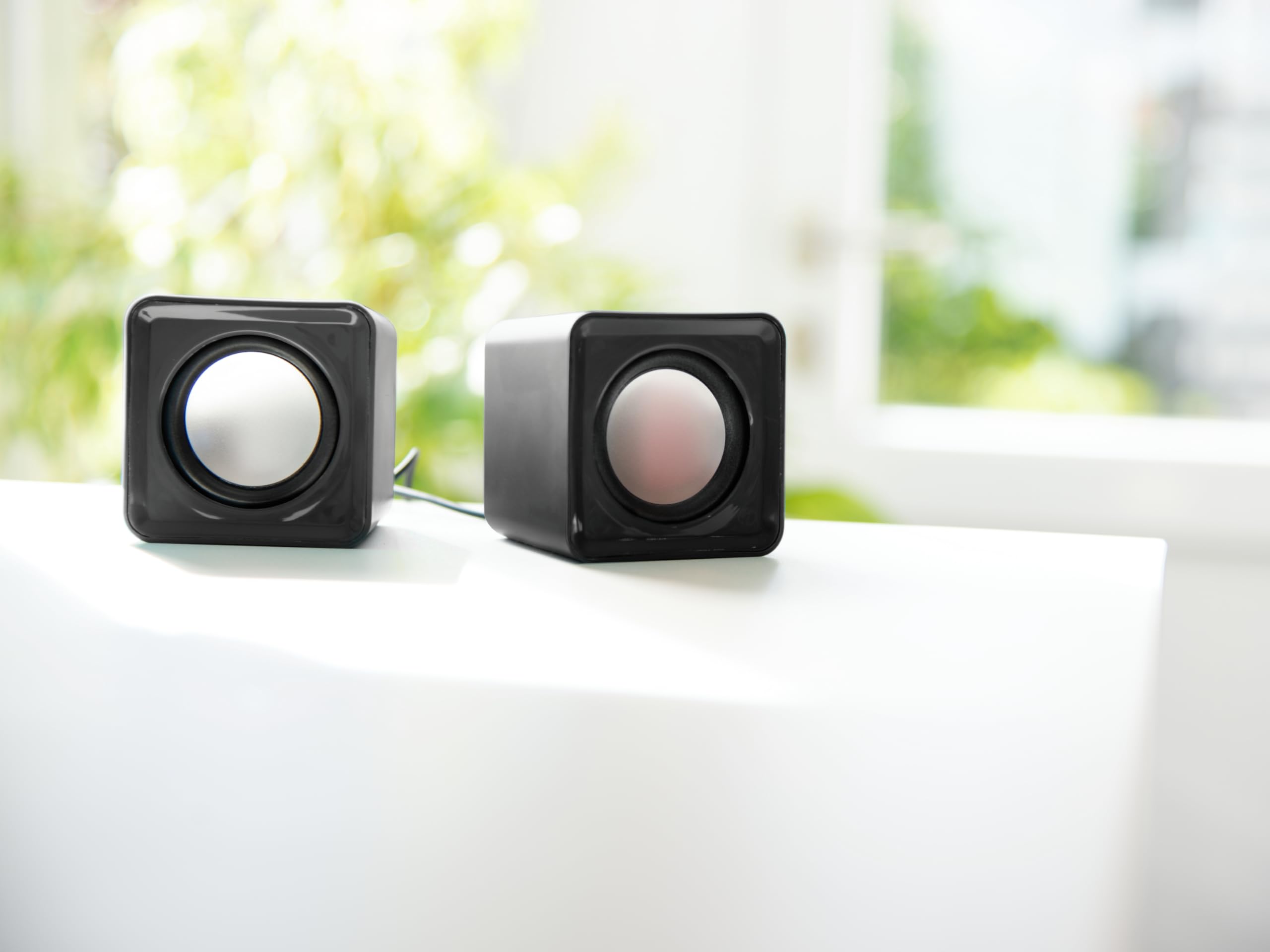 SPEEDLINK SL-810004-BK Twoxo Stereo Compact Cube designed USB Powered 5W Speakers –3.5mm jack for use with PC, tablet or smartphone – Multimedia sound for music, games and video - Black