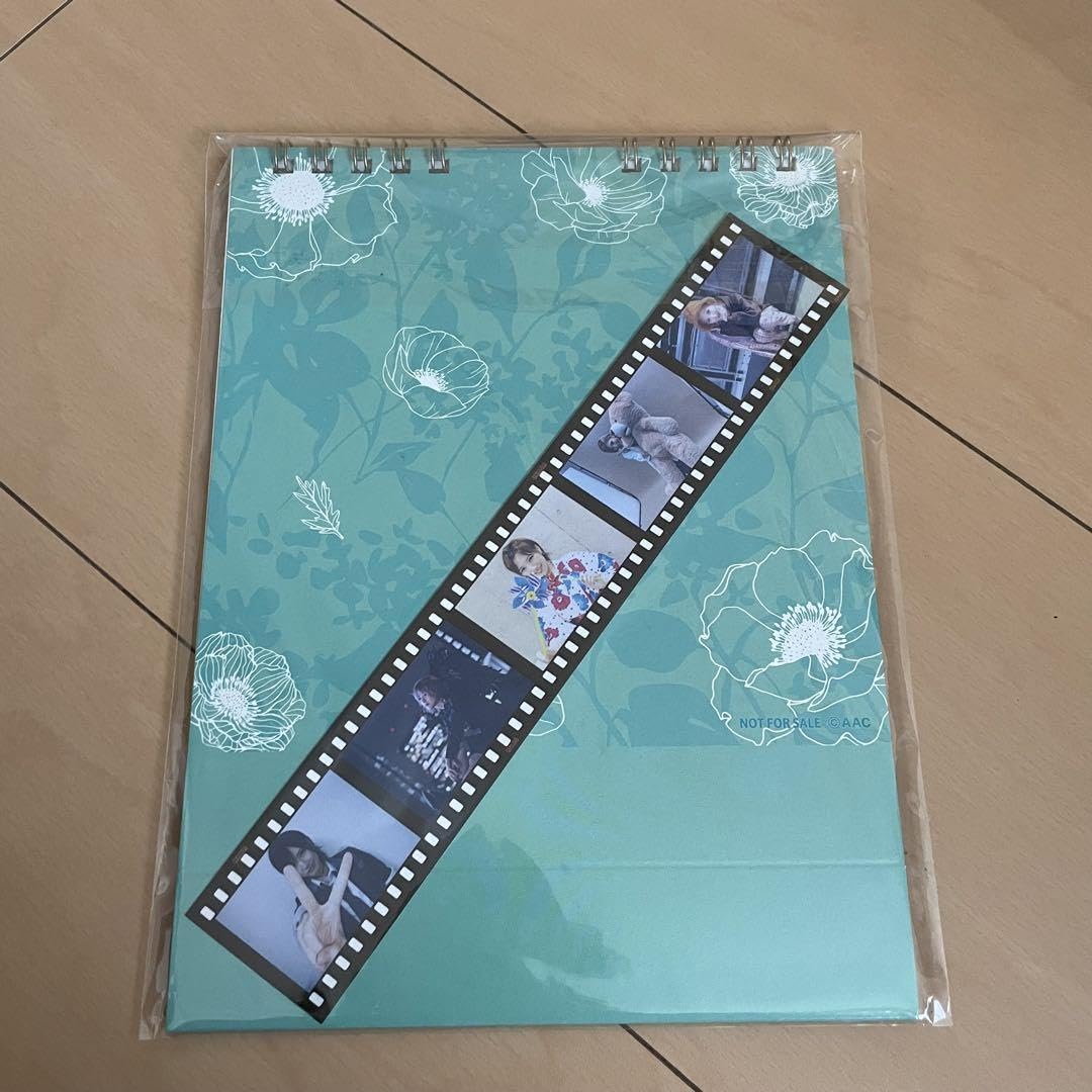 Amazon.co.jp: AKB48 岡田奈々 グラコン サイン 入り カレンダー 