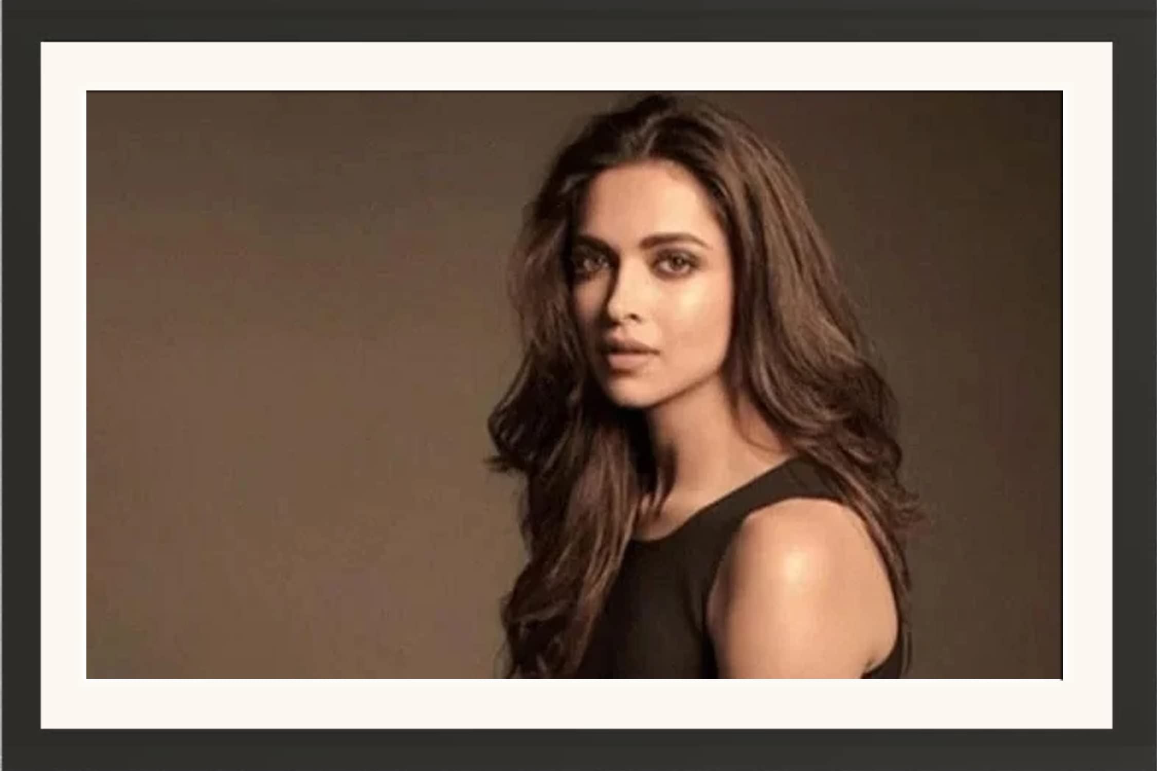 STUDIO AVINASH Deepika Padukone Wall Hanging Framed Photo Without Glass For Home Decor, Office, Drawing and Bed Rooms (13 X 18 Inch)