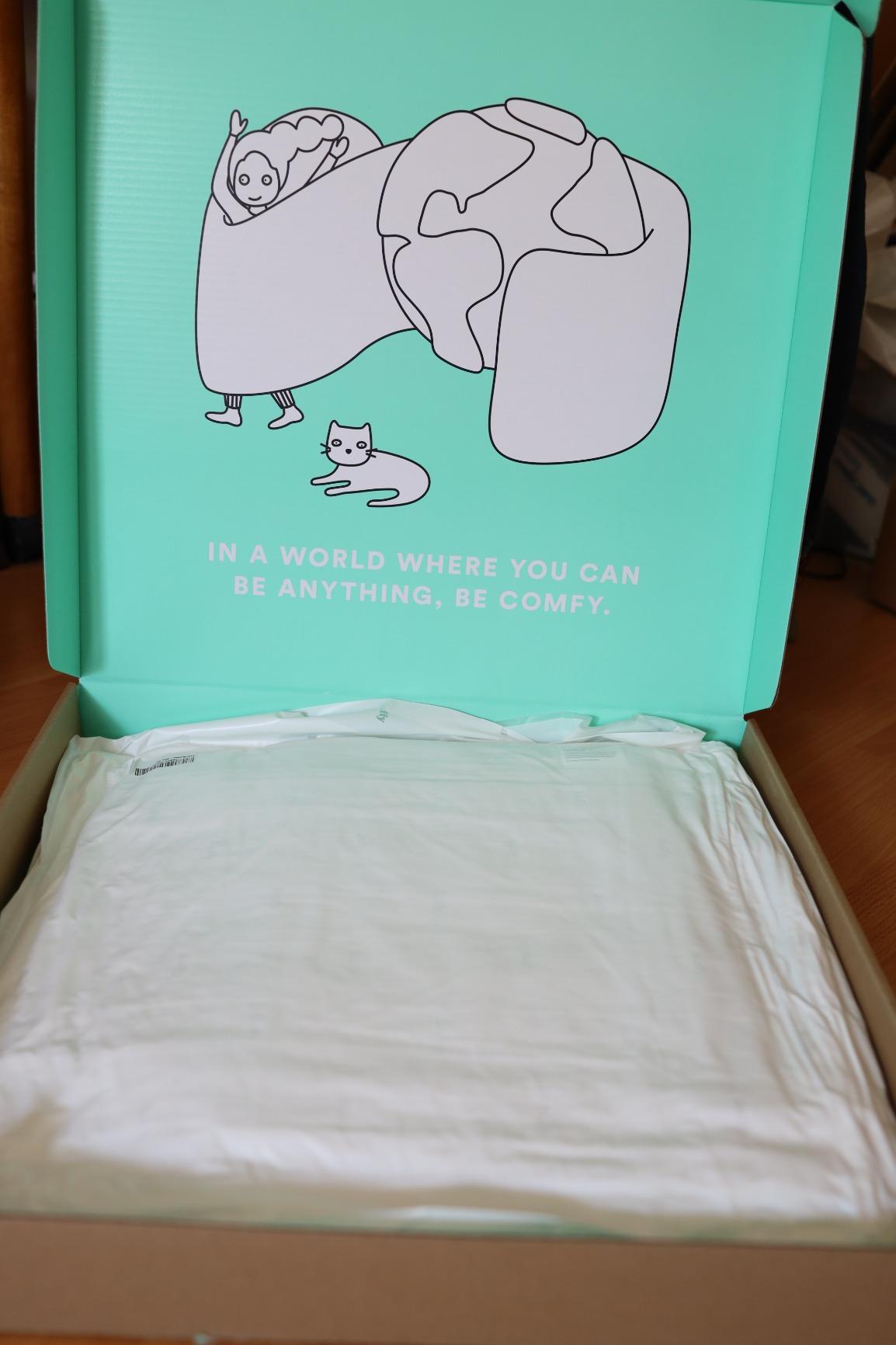 Lush texture, so soft and comfortable without getting sweaty!