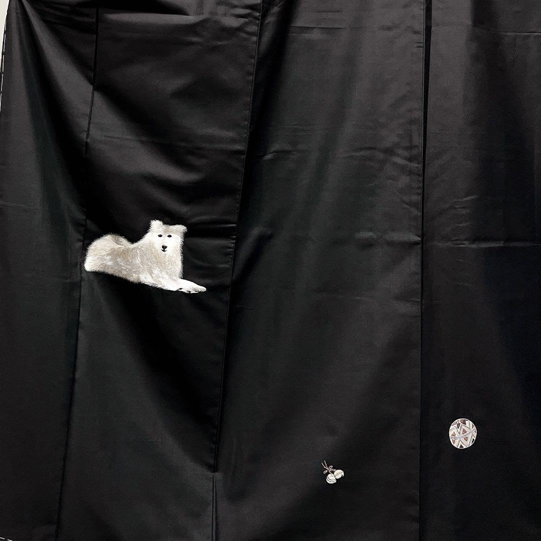 未着用　大島紬　刺繍　犬と鞠の付け下げ　阪急タグ　着物 未着用 大島紬 刺繍 犬と鞠の付け下げ 阪急タグ 着物 - メルカリ