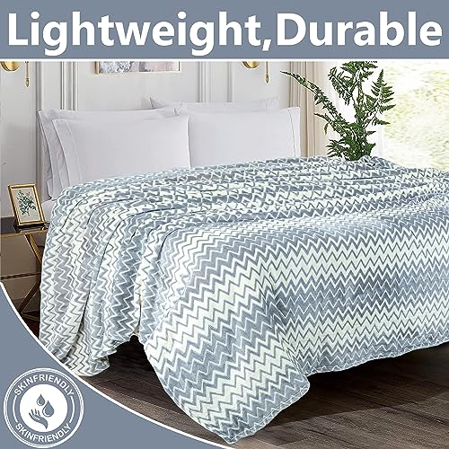 Image of Amazon Brand - Umi Premium Plush AC Blanket - Lightweight Luxurious Soft Zigzag Flannel Blanket, Super Soft Cozy and Comfy for Couch - (Single - 139 x 228 CM, Grey & White)| TC - 200