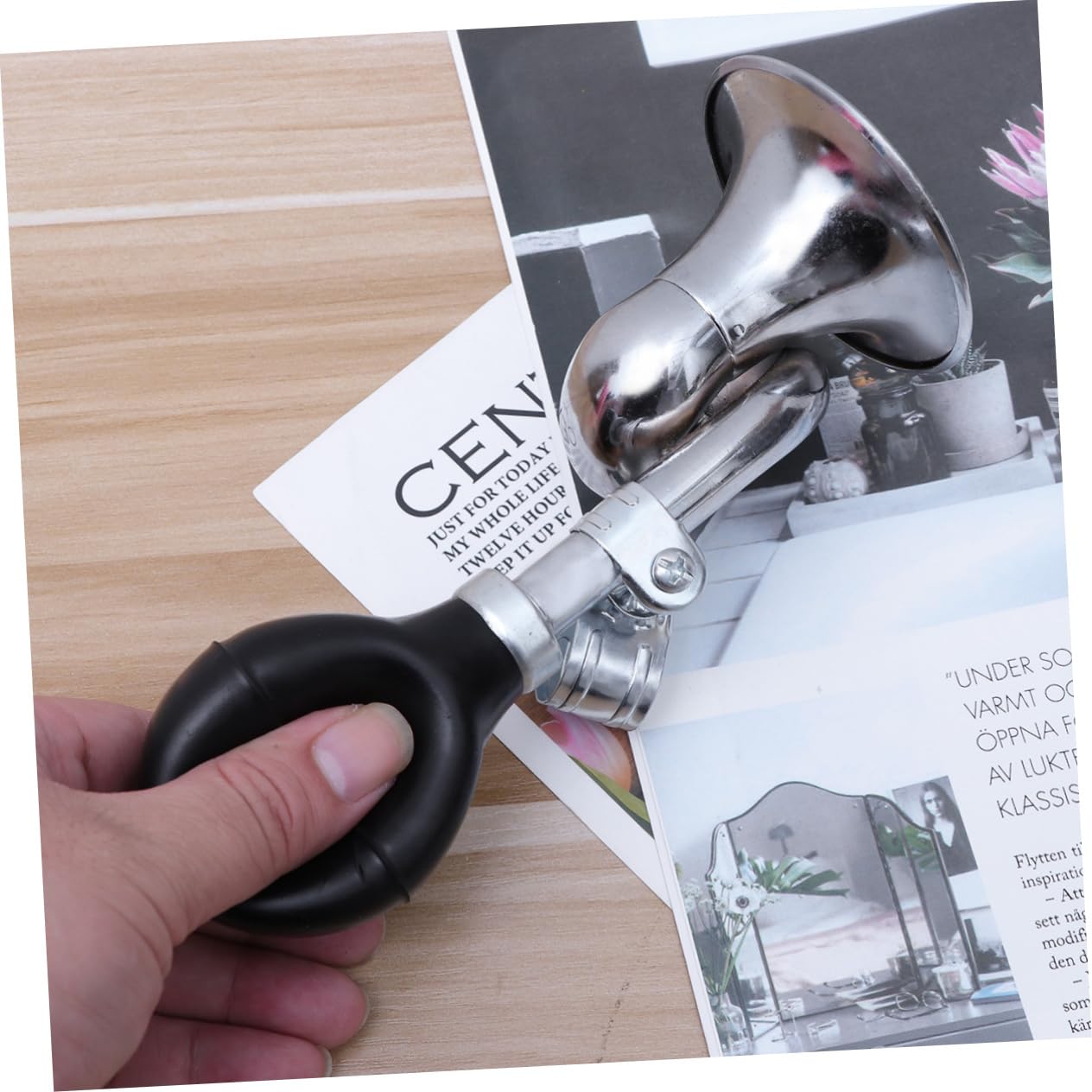 VANZACK Loud Bike Horn Snail Air Horn for Handlebars Boys and Girls Bicycle Horn Bike Horn for Safety Easy to Install and Remove