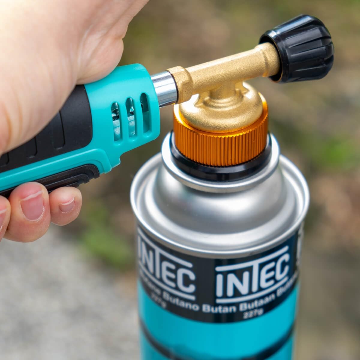 INTEC - Désherbeur thermique Brule Herbes Allumage piezo Adaptateur multi cartouches + 8 cartouches 250g
