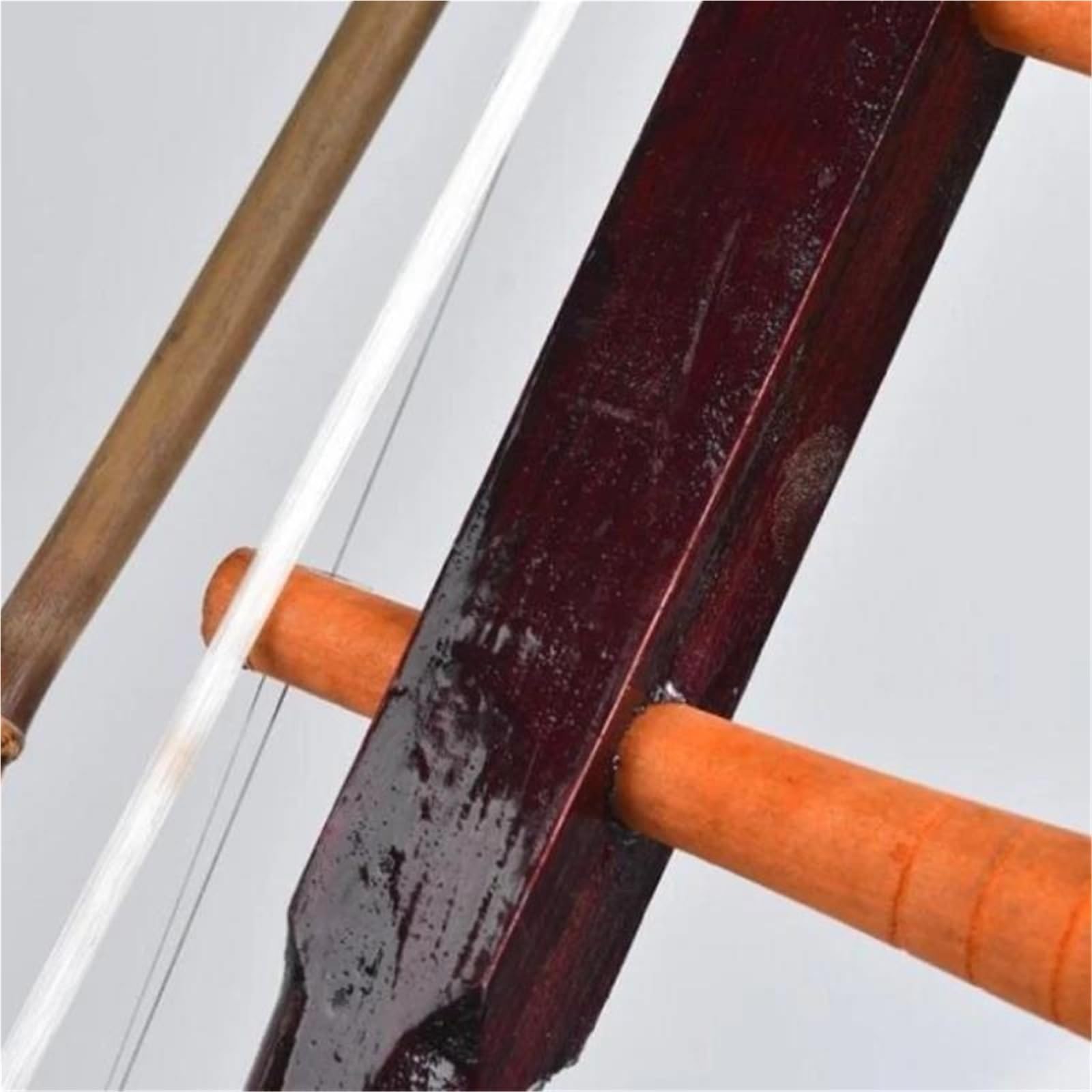 Zweisaitige Erhu Mit Rundem Zylinder. Ein Traditionelles Chinesisches Zupfinstrument Für Erwachsene Anfänger Erhu In Profi-Qualität