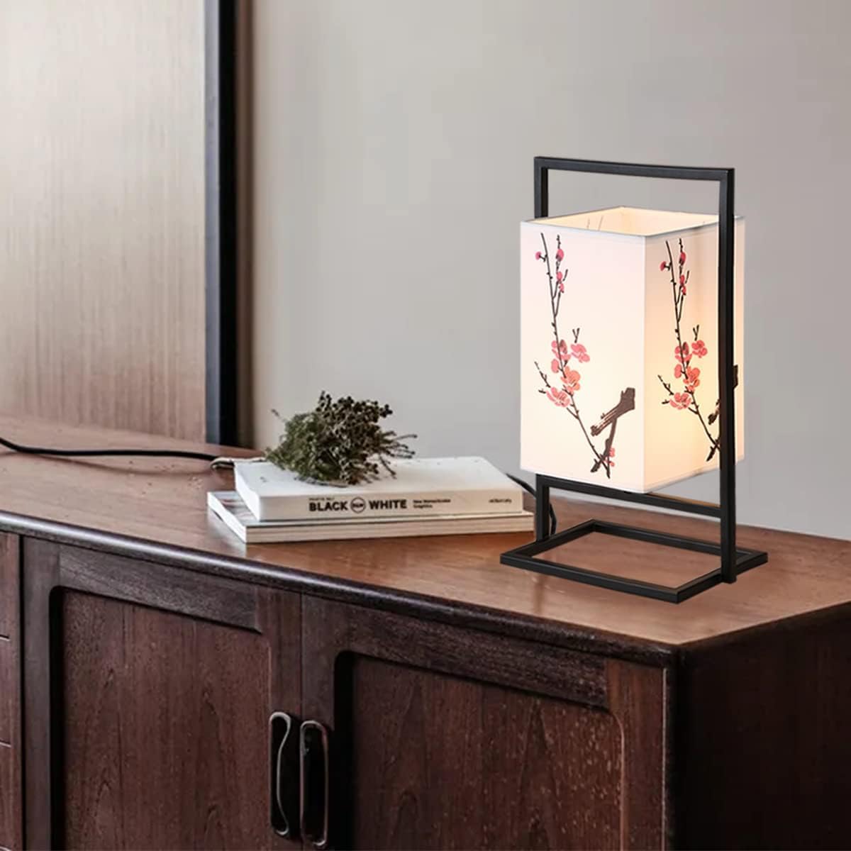Lampada Da Comodino Camera Letto Giapponese Lampada Scrivania Industriale Con Struttura Metallo Nero Lampada Tavolo Paralume Quadrato Tessuto (interruttore A Pulsante, Fiore Di Prugna)