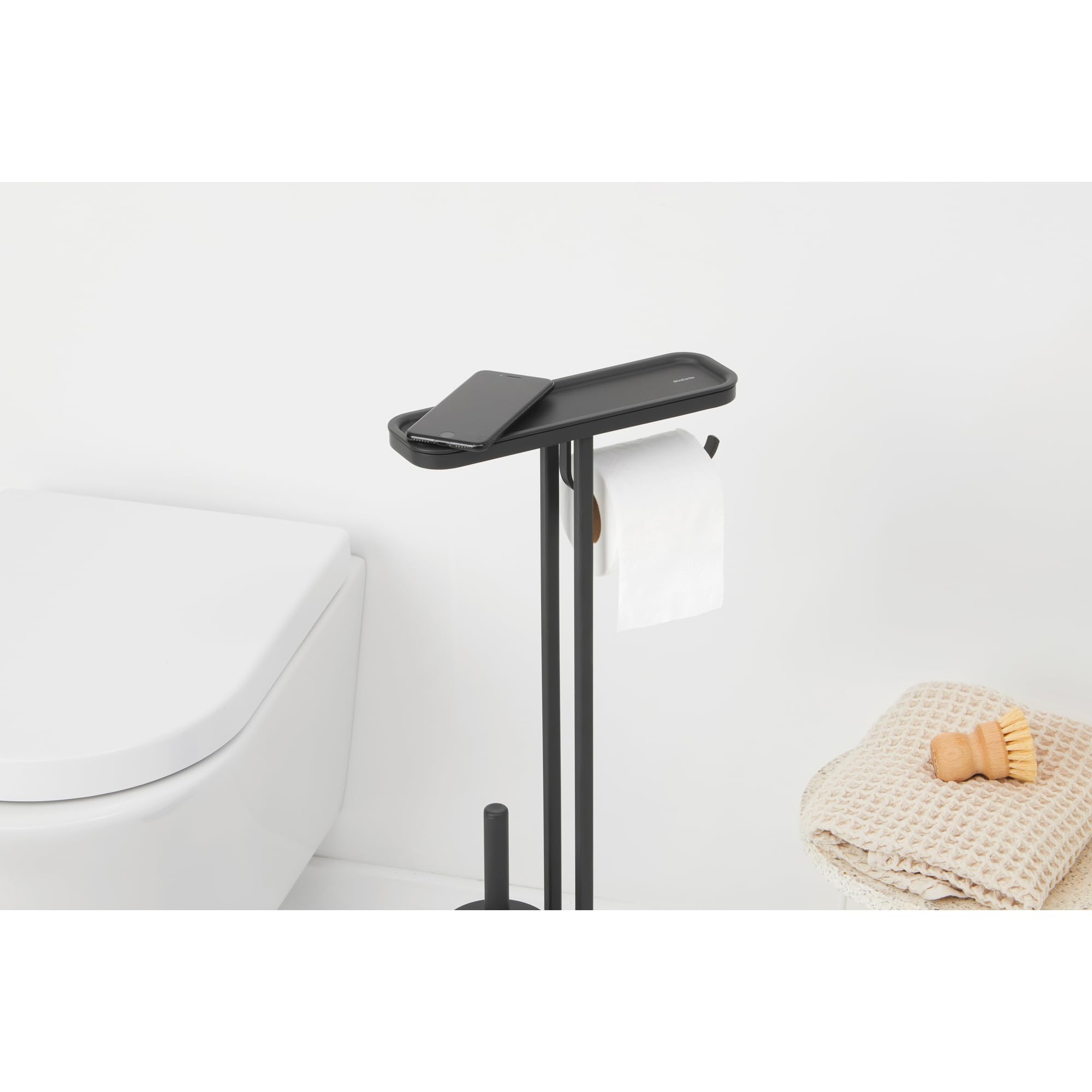 Brabantia - Mindset Mayordomo de Aseo - Estante de Baño, Portarrollos de Papel Higiénico & Escobilla de Inodoro Higiénica - Acero Resistente a la Corrosión - Gris Infinito - 75,5 x 12,5 x 29 cm