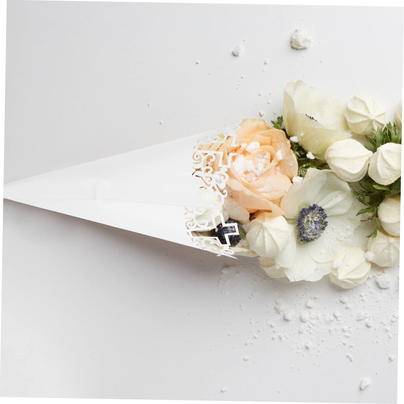 HOMSFOU 5 Sätze Papierbrunnen Weiß Mini Zapfen Party Gefälligkeiten Partydekorationen Groß Klein Hochzeitskegel Konfetti-halter Für Die Hochzeit Konfetti- 20 Stück * 5