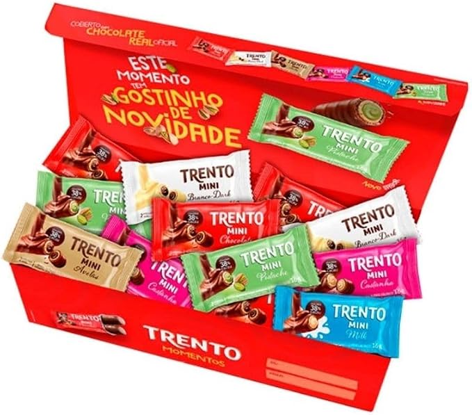 Interior da caixa Trento Momentos aberta exibindo os pacotes individuais de mini chocolates coloridos