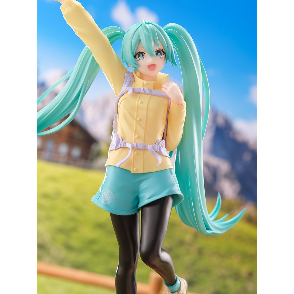 Banpresto Hatsune Miku Holiday Memories Camera 7.9-in Statue 初音
