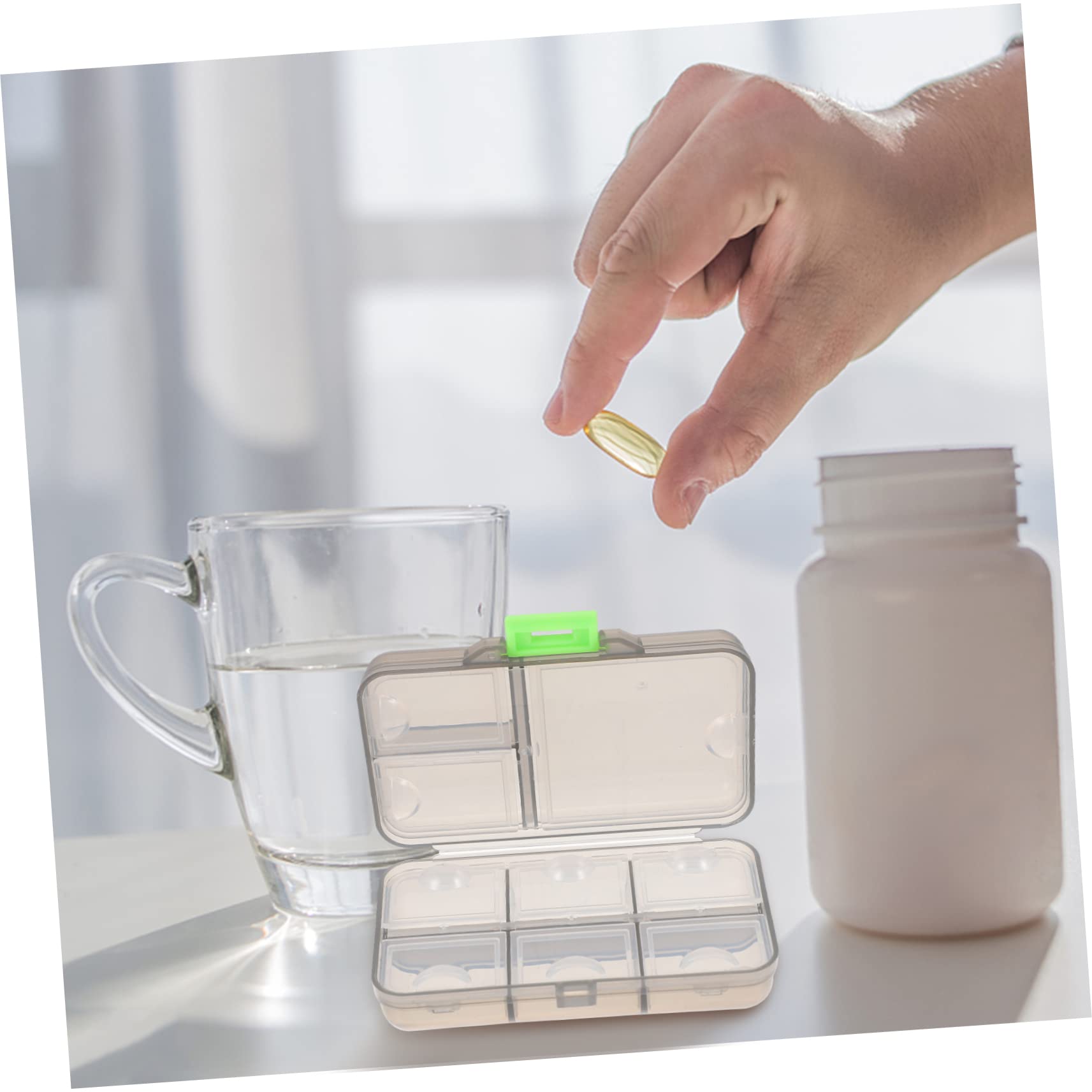 Healvian 4pezzi Portapillole Portatile Organizer Medicina Compatto e Leggero Separatore Giornaliero Per Viaggi Design Trasparente e Scomparti Per Dose Settimanale e Uso Quotidiano