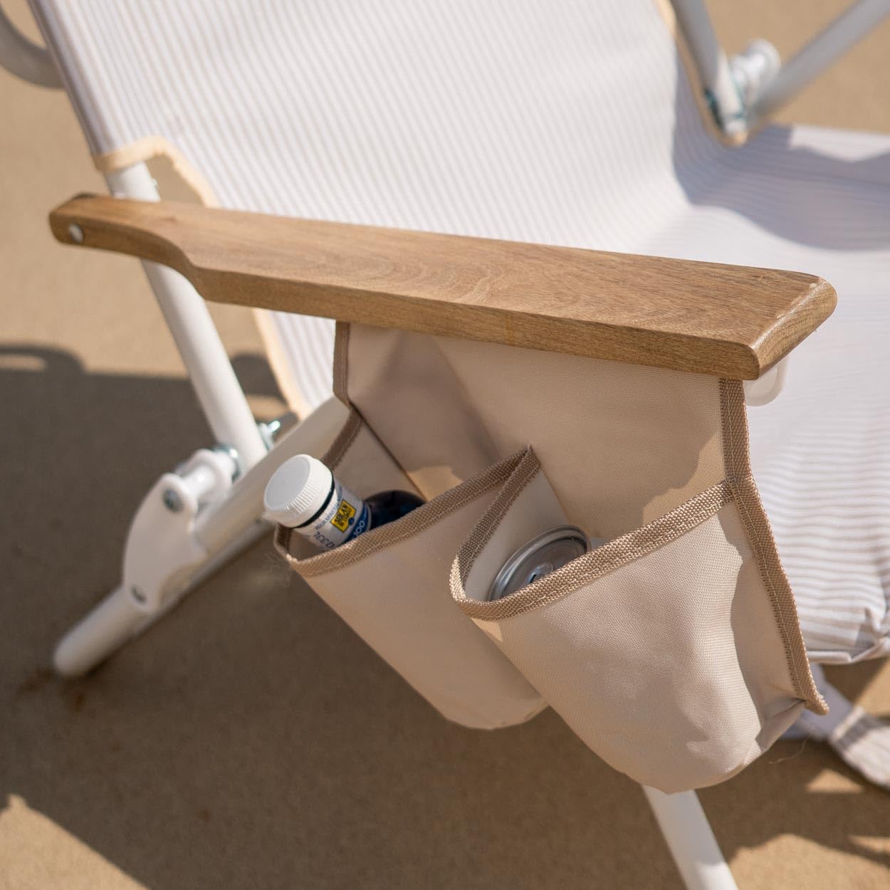 Flamingueo Silla Playa, Almohada Ergonómica Confort, Reclinable 5 Posiciones, Bolsillo Insulado Frío, Posavasos Doble, Asas Mochila Fácil Transporte, 59 x 62,5 x 81 cm
