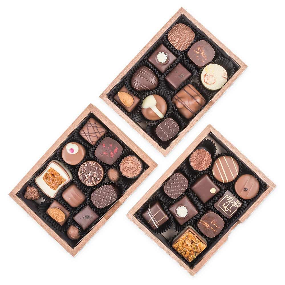 CHOCOLISSIMO - 30 Luxus Pralinen in einem Holzkästchen mit Personalisierung | Gravur auf personalisierbarer Holzbox | Schokolade | Geschenkidee | Geschenke für Frauen | Mutter | Mama | Frauentag