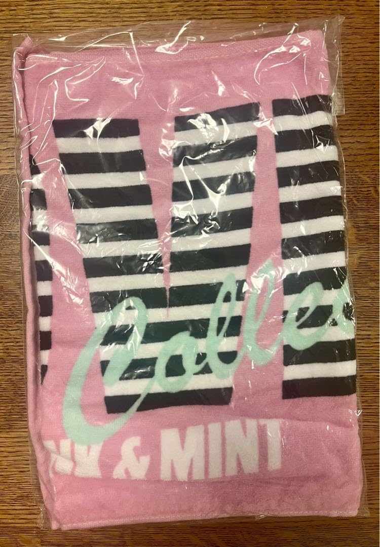 Amazon.co.jp: 西野カナ タオル 2色 グッズ : Toys & Games