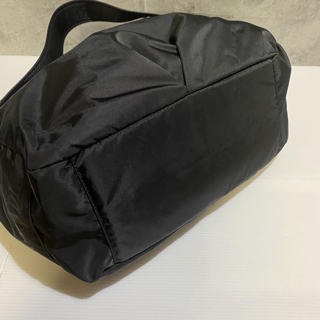 美品　NOMADIS ノマディス BASQUE ナイロン　トートバッグ NOMADIS（ノマディス）BASQUE ナイロントートバッグ（トート