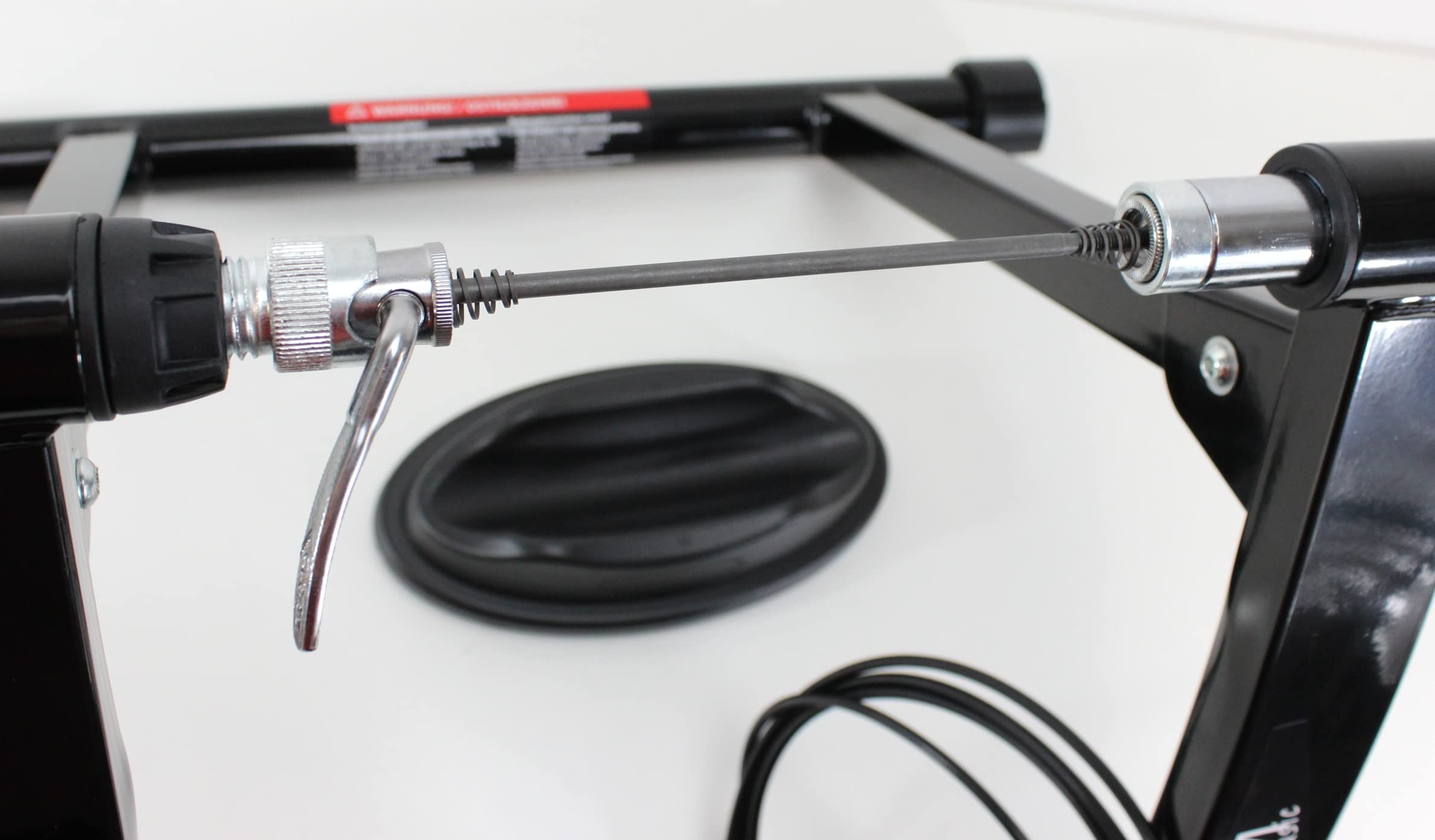 Fahrrad Rollentrainer, flexibel einsatzbar für 26-29 Zoll Reifen, universell für Nabe mit Schnellspanner (Einbaubreite 130-135 mm) Kettenschaltung, Metallrolle Fahrradtrainer Fahrrad Schalthebel