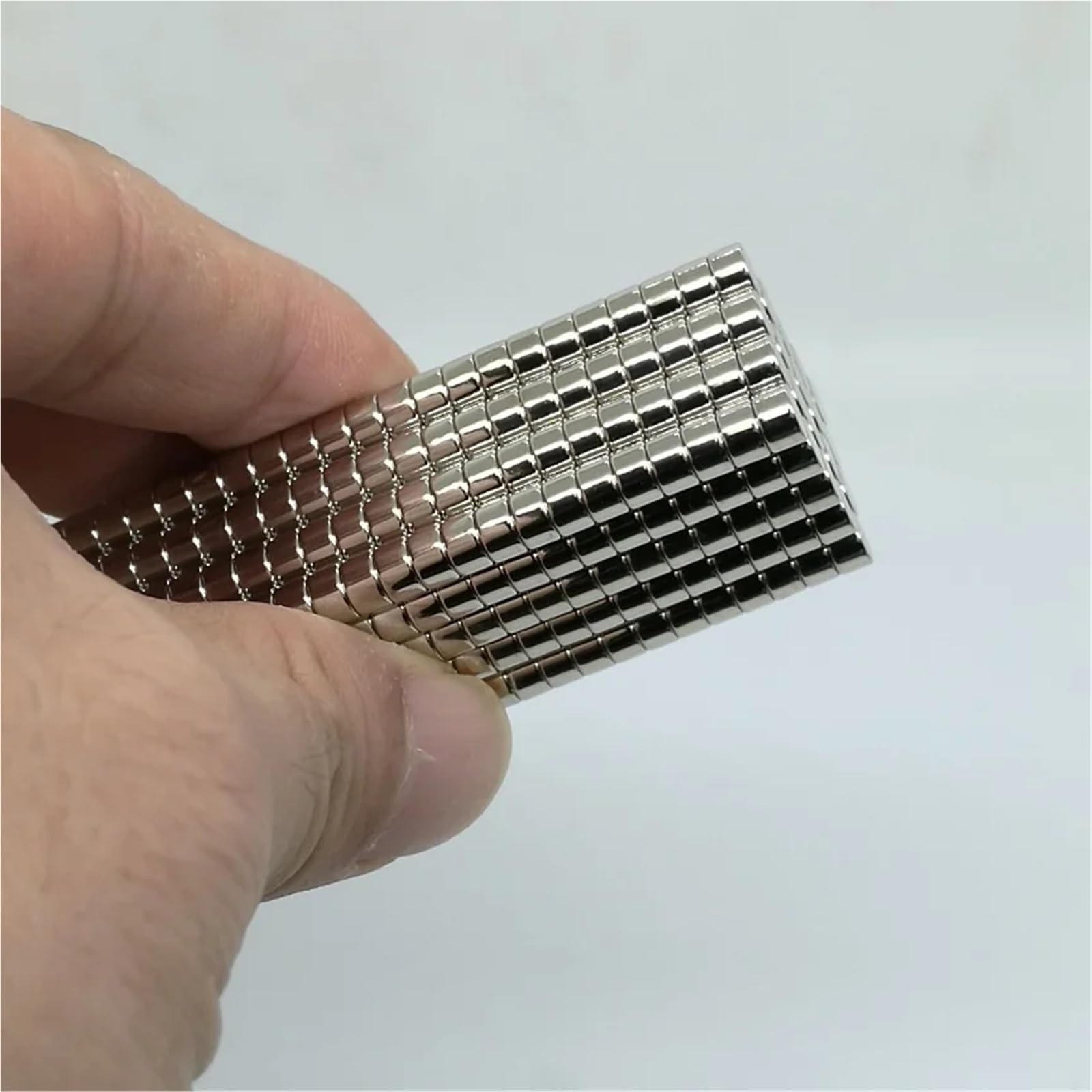 10 50 pièces/lot disque N52 NdFeB aimant 3 * 3 4 * 3 5 * 3 6 * 3 aimants permanents en néodyme Standard fort 3x3 4x3 5x3 6x3(N52 NdFeB D4x3mm,50PCS)