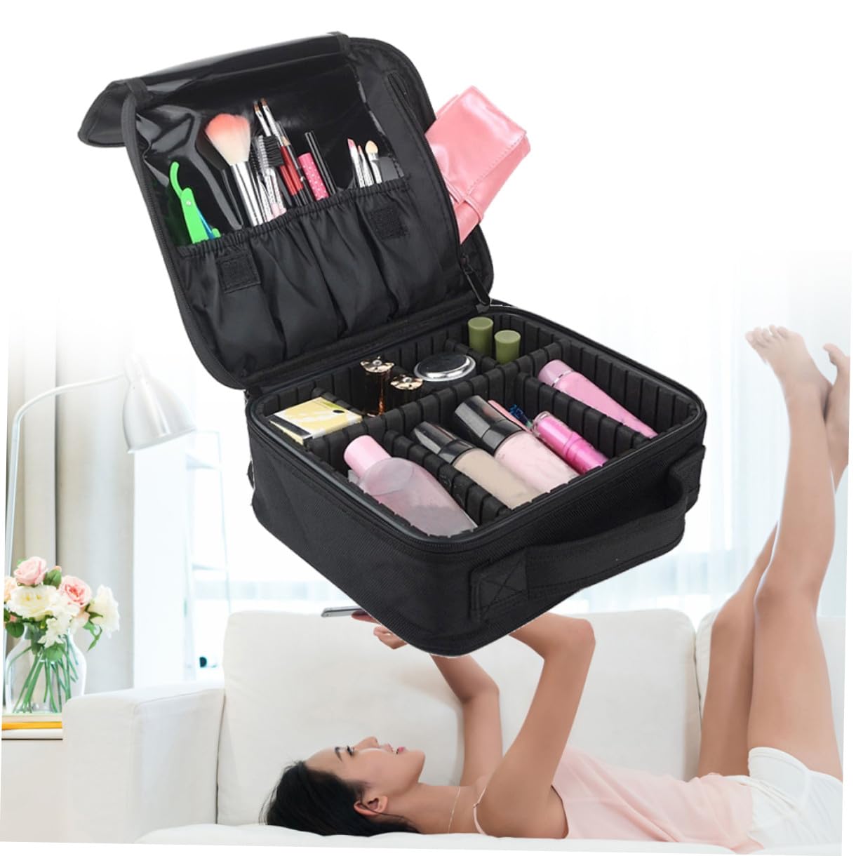 Estuche de Maquillaje Negro Portátil con Divisores Ajustables y Bolsillos para Brochas, Bolsa de Viaje para Cosméticos Adecuado para Viajes y Almacenaje Compacto