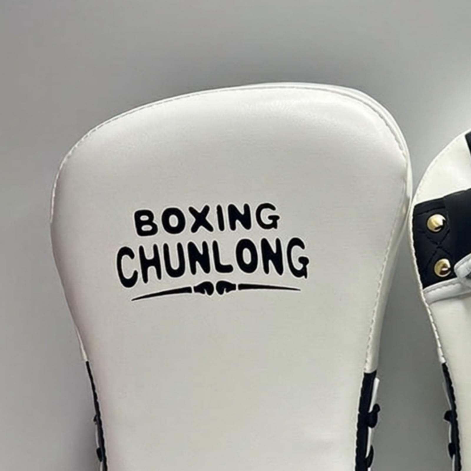 LOVIVER Allenamento Muay Thai Calcio Kickboxing Pad Curvo per Colpi con Schiuma Antiurto E Cuciture Resistenti Stabilità con Bordo Rialzato Cinghie Regolabili